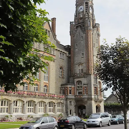Pierre & Le Phare